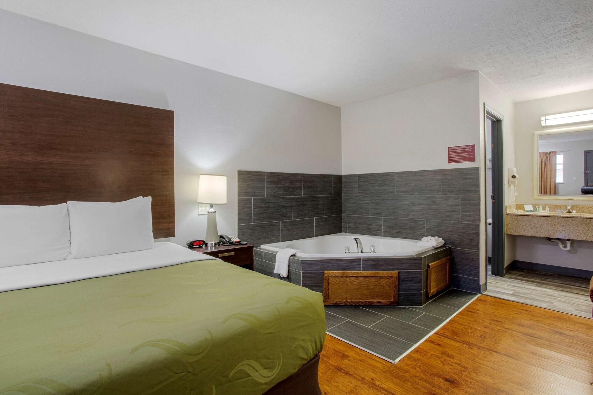 Quality Inn Columbus-East Exterior foto